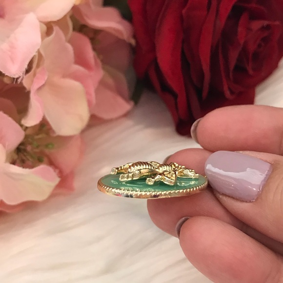 🐝Bee Necklace - Picture 3 of 6